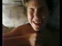 Slim donna giapponese con i capezzoli geme di sesso con un ragazzo