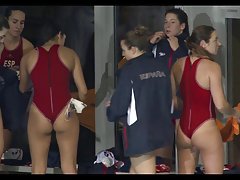 Bella ragazza succhia e si masturba cazzo