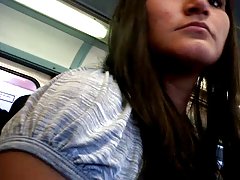 Magra troia dalle tette grosse e un maschio finiscono in posizione 69