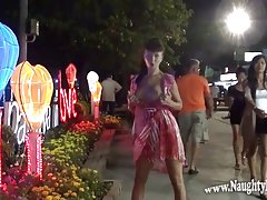 Calda ragazza lavora sul cazzo