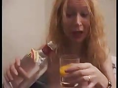 Sesso caldo con una bella e giovane brunetta