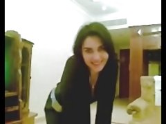 Porno una giovane bruna con finale in bocca