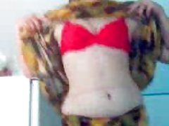 Russo porno con un ragazzo e pungente bruna