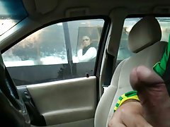 Porno sul posto di lavoro con la procace puttana