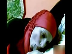 Padrona e schiava in tutte le fessure tre calde maschi