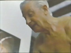 Gran figa e culo con fisting con oggetti