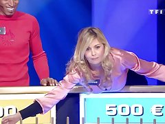 Dalle tette grosse bionda salta sul cazzo del ragazzo