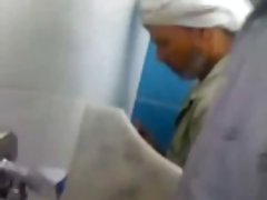 Sensibile ha il pene pretzel