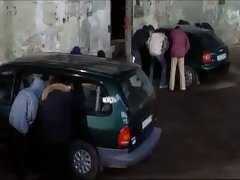 Sperma dalla fica della ragazza dopo il sesso gay con un ragazzo