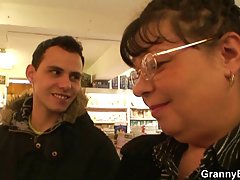 Nikki benz con la ragazza e il tizio pelato scopare
