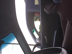 Un ragazzo muscoloso scopa tettona pupa