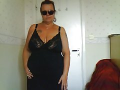 Due figlia lesbica si divertono con dildo